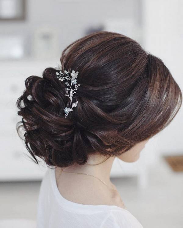 An elegant wedding hairstyle